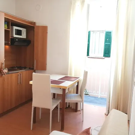 Apartment Centre
